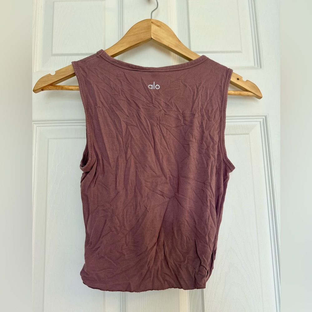 ALO Yoga Mauve Twist Tank Top (XS) - Picture 3 of 3